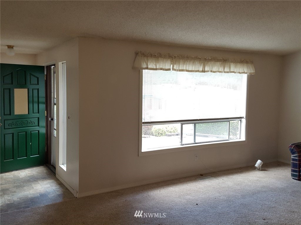 14828 Southeast 111th Place Renton, WA 98059 - Photo 3 of 12 Gallery Image 3