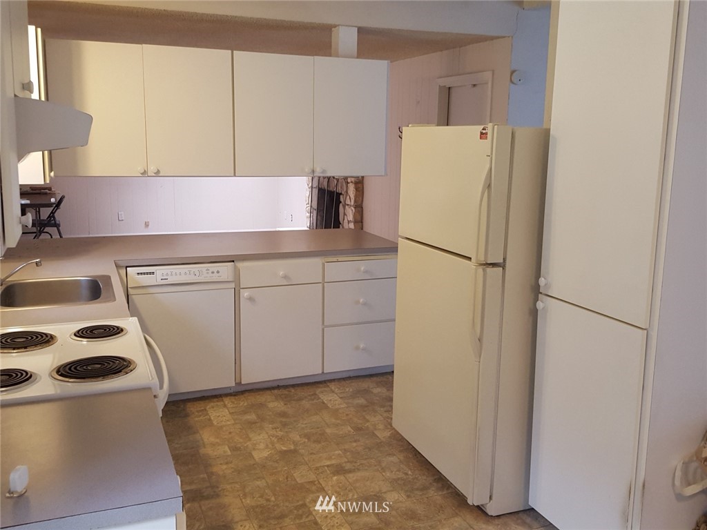 14828 Southeast 111th Place Renton, WA 98059 - Photo 4 of 12 Gallery Image 4