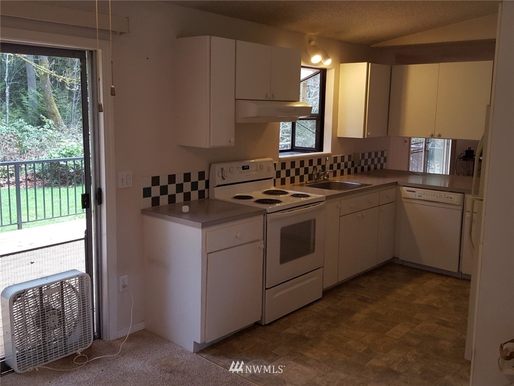 14828 Southeast 111th Place Renton, WA 98059 - Photo 6 of 12 Gallery Image 6