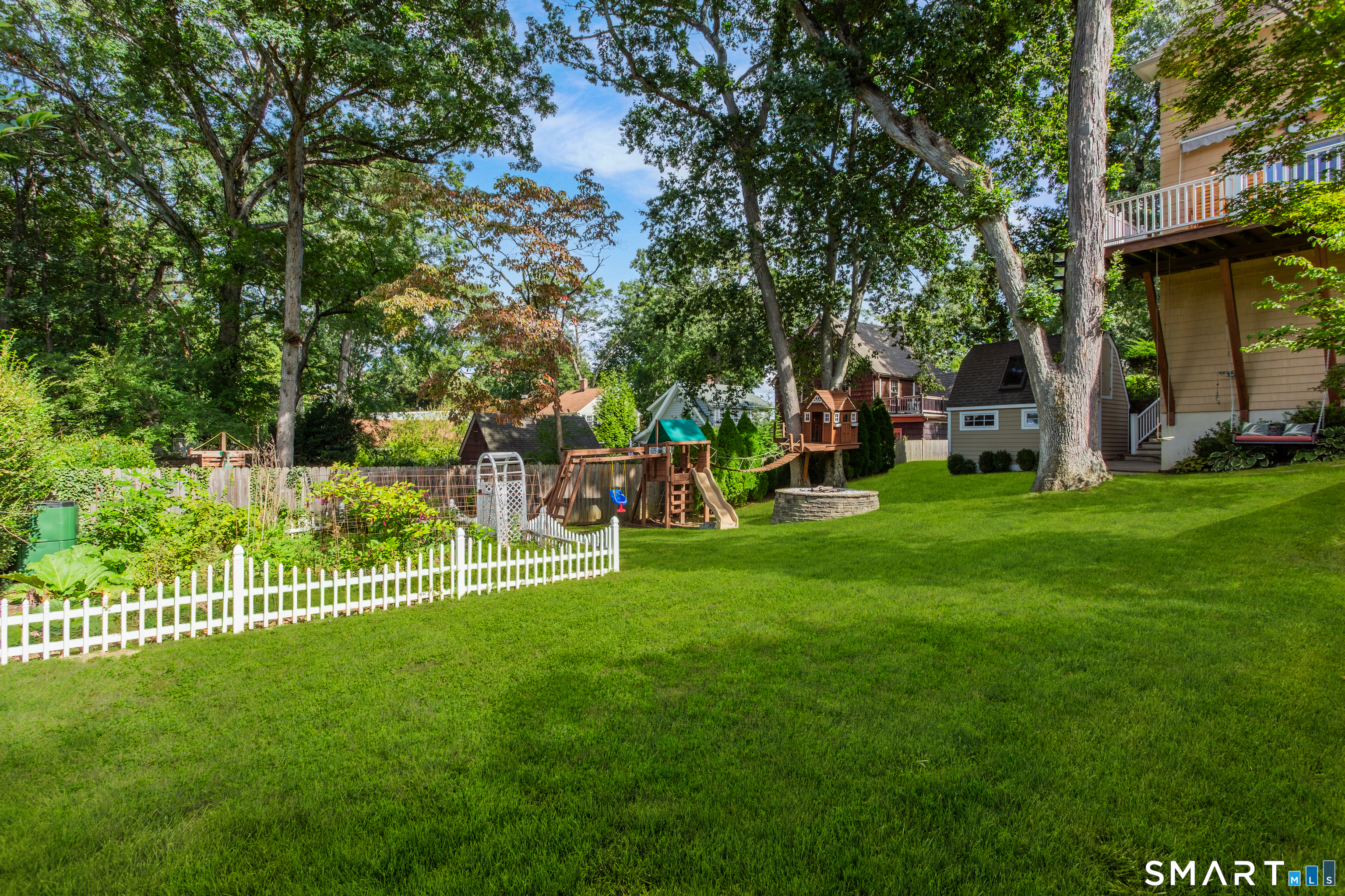 42 Woodledge Road Stamford, CT 06907 - Photo 31 of 36 Gallery Image 31