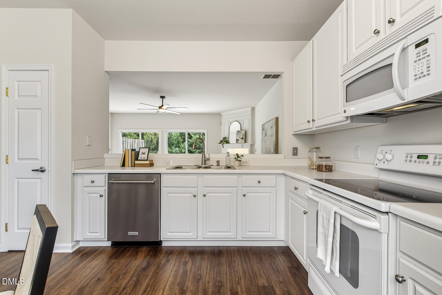 8143 Rhiannon Road Raleigh, NC 27613 - Photo 7 of 17 008