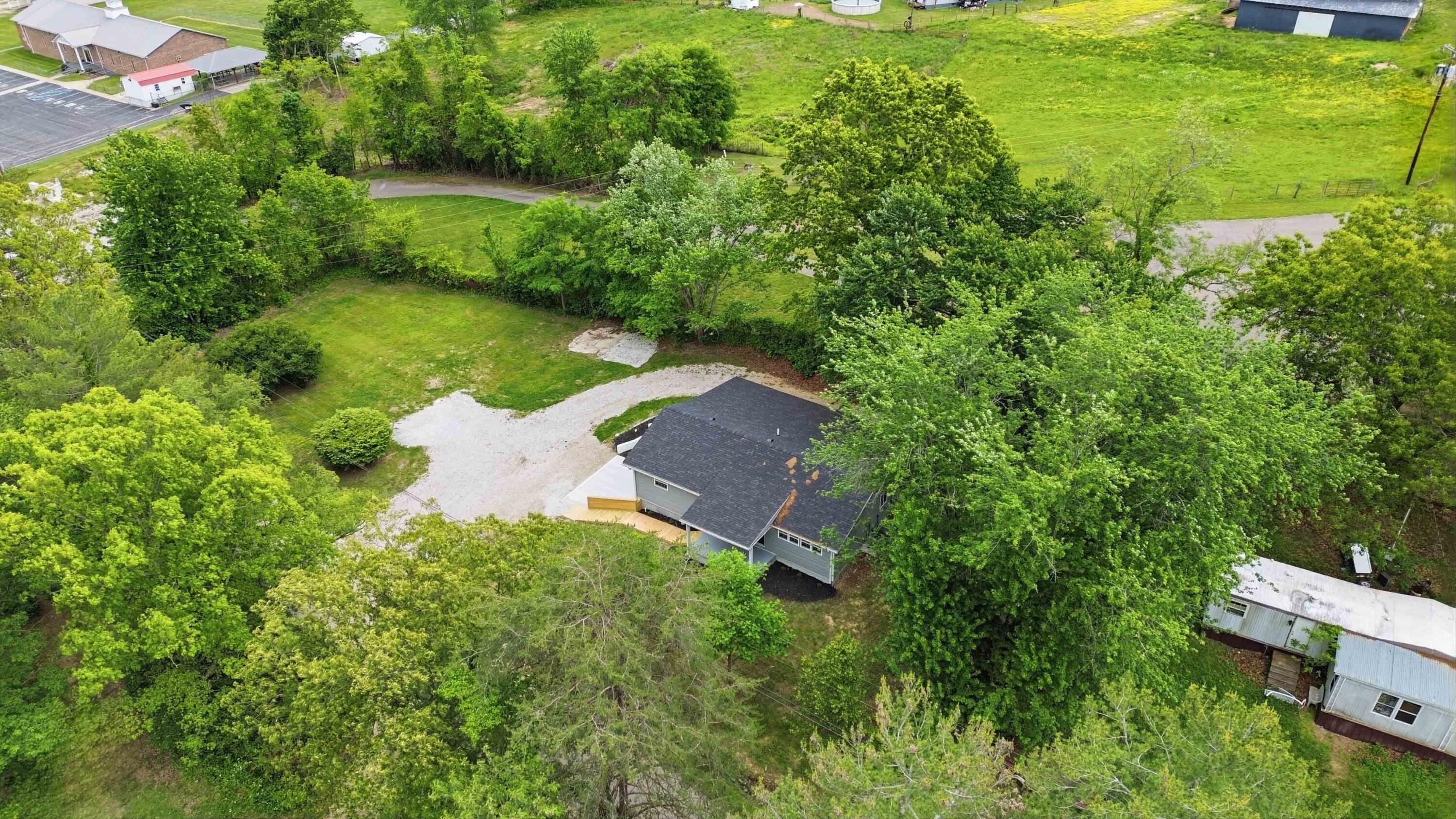 143 Mason Lake Road Berea, KY 40403 - Photo 49 of 56 048