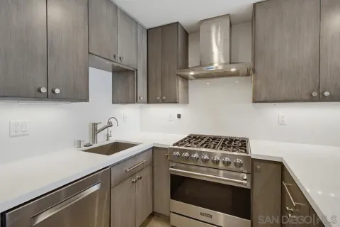 $1,250,000 | 500 West Harbor Drive, Unit 905, San Diego, CA 92101