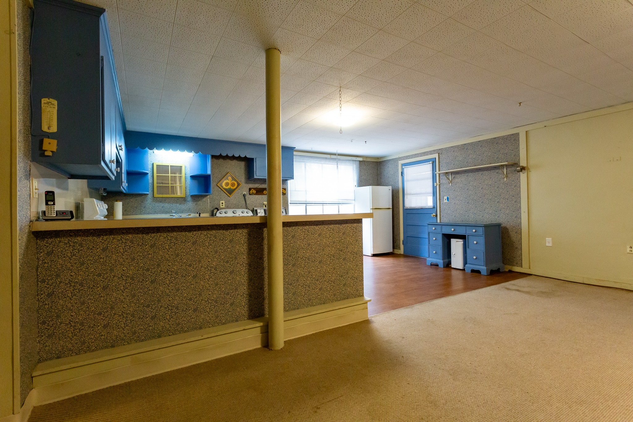 133 Byrd Road Dover, TN 37058 - Photo 17 of 35 a kitchen with stainless steel appliances granite countertop a refrigerator a stove and a sink with granite countertops