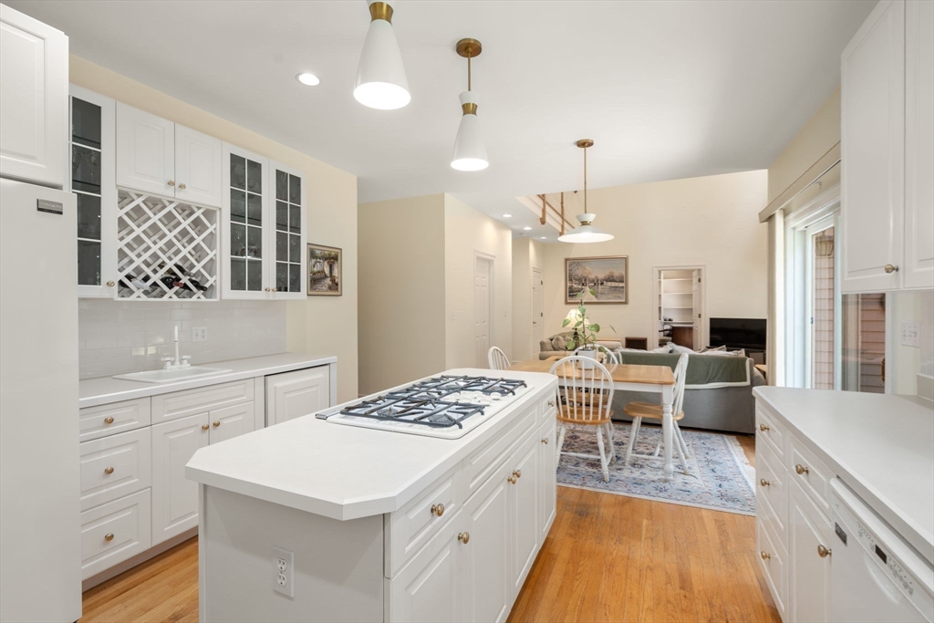 38 Upwey Road Wellesley, MA 02481 - Photo 16 of 40