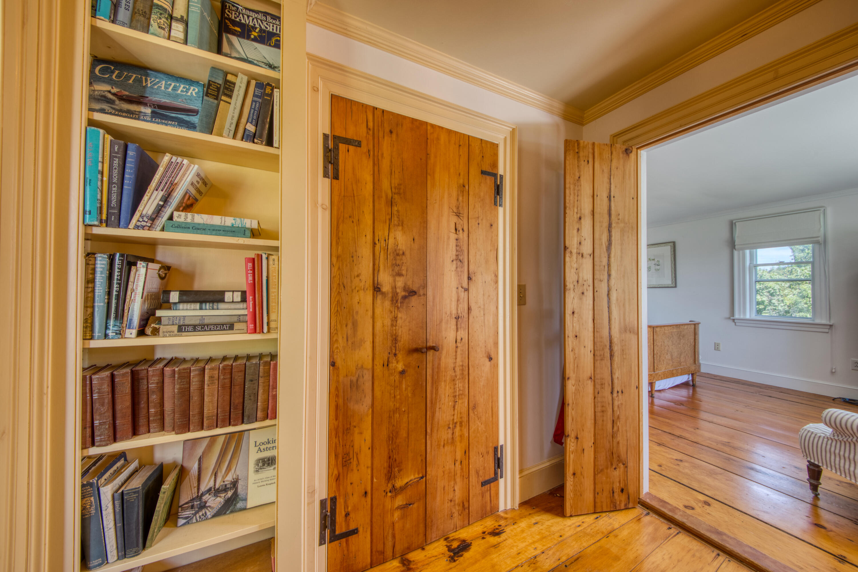 93 Isle Of Springs Road Boothbay, ME 04537 - Photo 5 of 41 5 Front HallIMG_0442