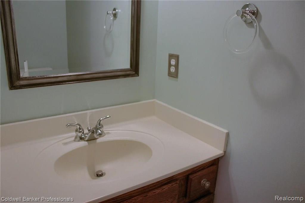 238 Parsons Lane Rochester, MI 48307 - Photo 16 of 30