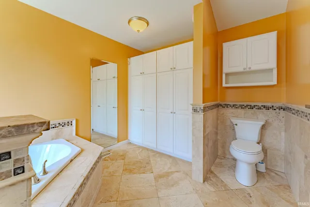 $575,000 | 2142 North Bethlehem Road, Marion, IN 46952