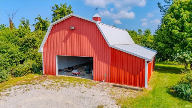 $575,000 | 2142 North Bethlehem Road, Marion, IN 46952