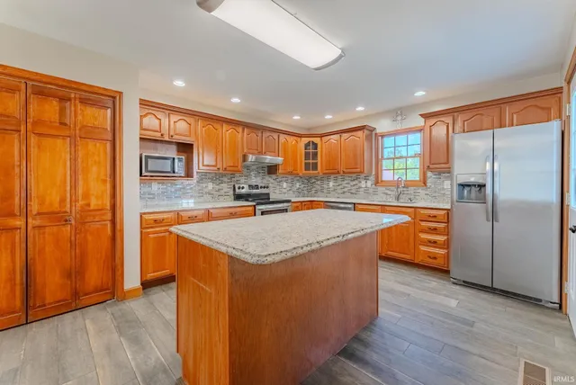 $575,000 | 2142 North Bethlehem Road, Marion, IN 46952