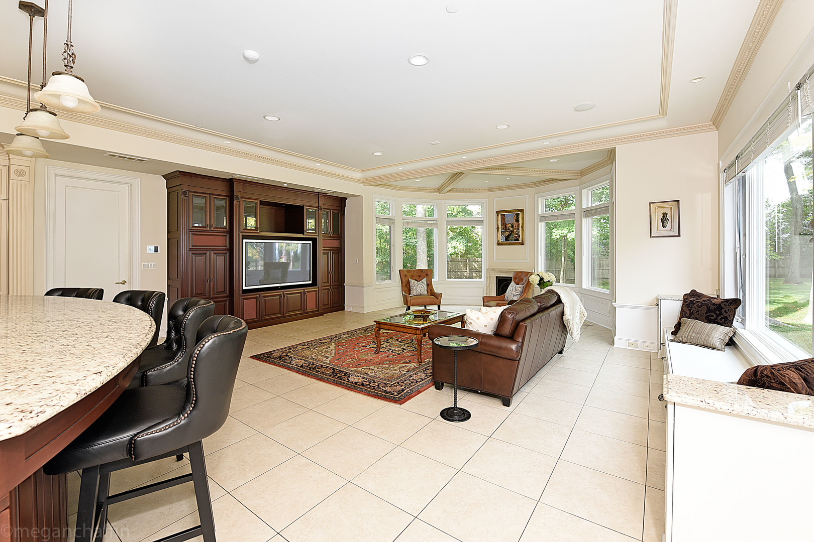 650 Arbor Drive Lake Bluff, IL 60044 - Photo 38 of 49 a living room with furniture and a table