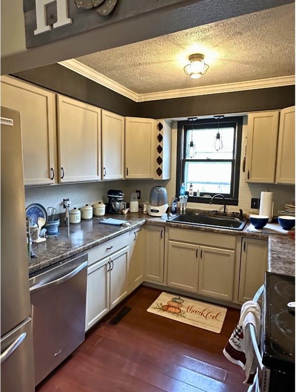 205 East Maple Liberal, MO 64762 - Photo 2 of 20