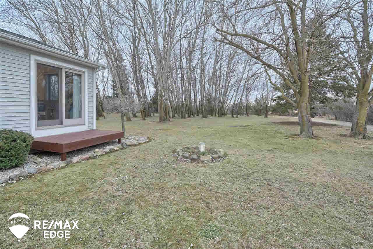 11307 East Potter Road Davison, MI 48423 - Photo 5 of 46 21425483-4.JPG