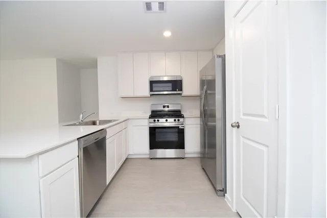 $1,600 | 2092 Cedar Way Drive, Conroe, TX 77301