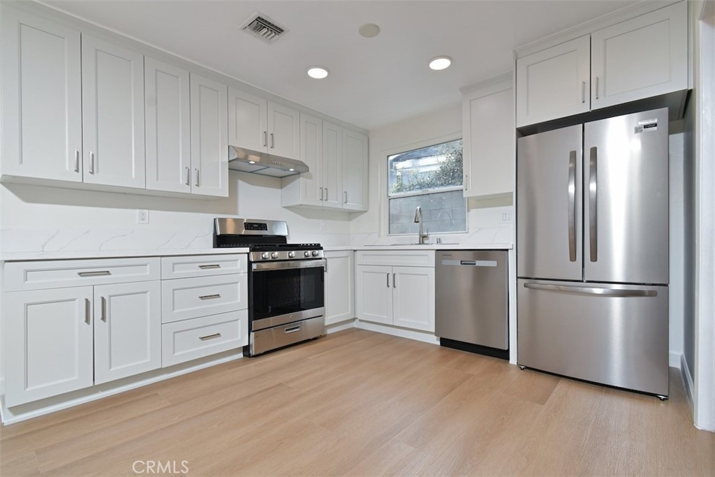 7006 Helmsdale Road West Hills, CA 91307 - Photo 18 of 41