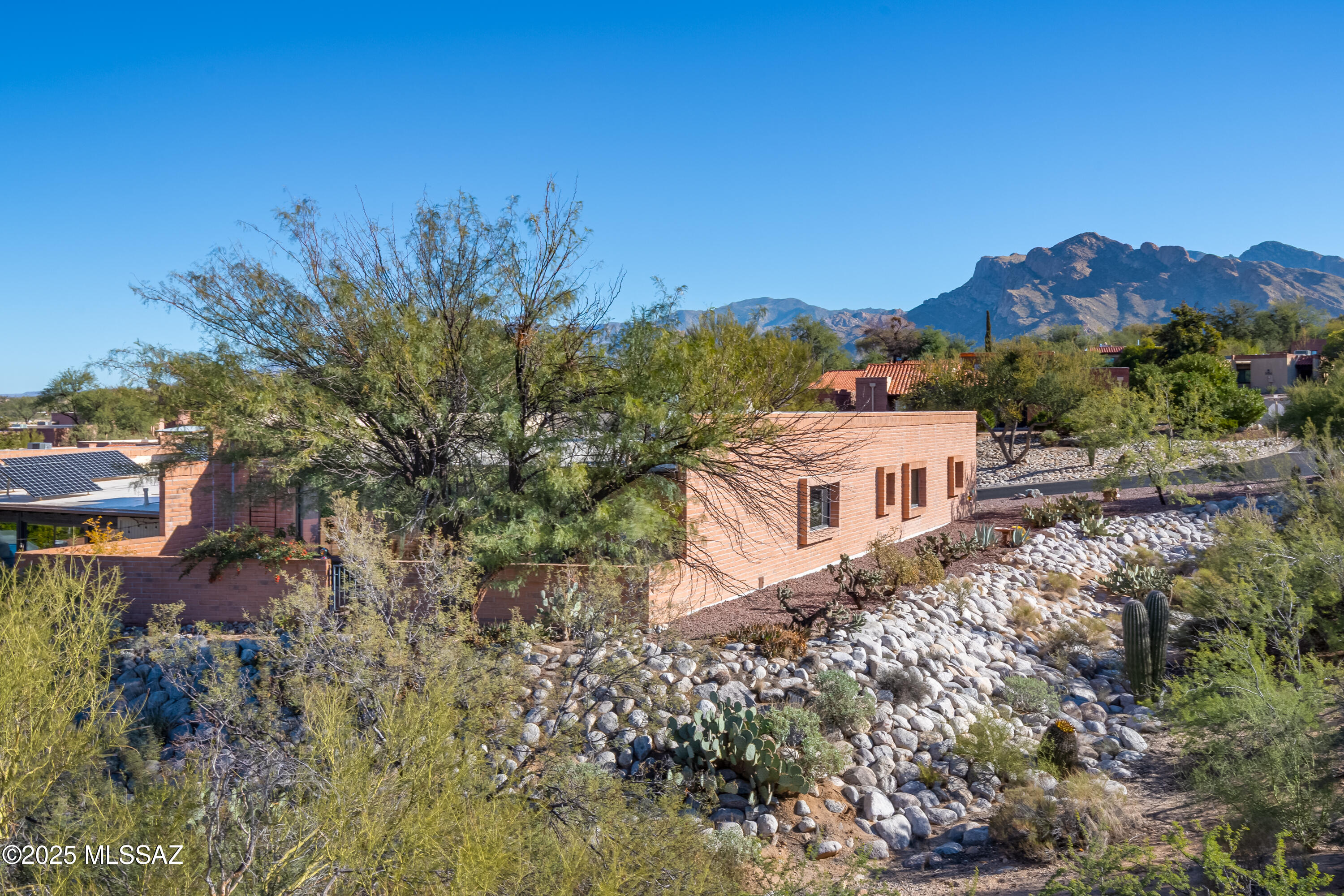 8665 North Coral Ridge Loop Tucson, AZ 85704 - Photo 29 of 38