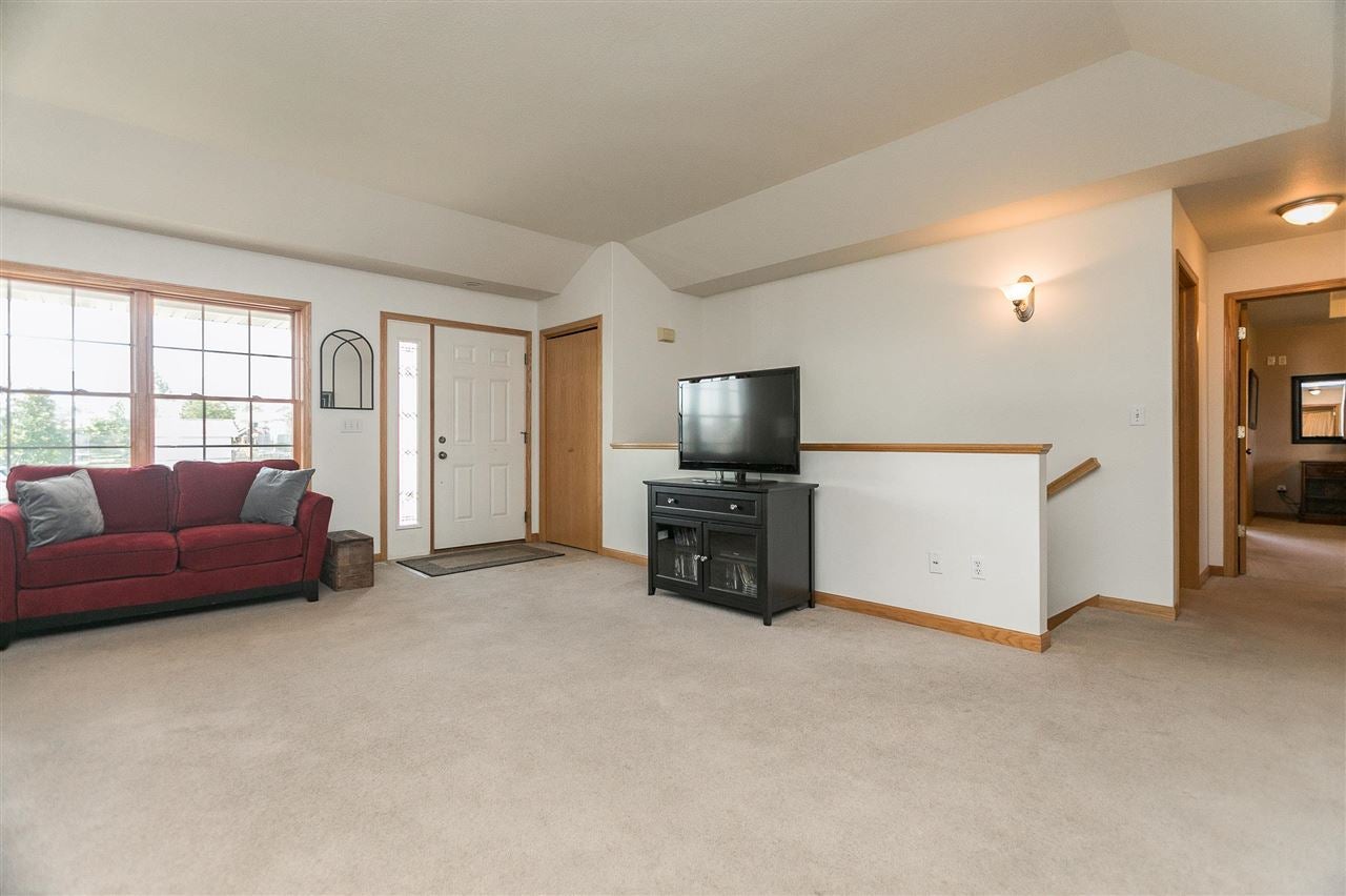 445 Prairie View Circle Fairfax, IA 52228 - Photo 5 of 42 Gallery Image 5