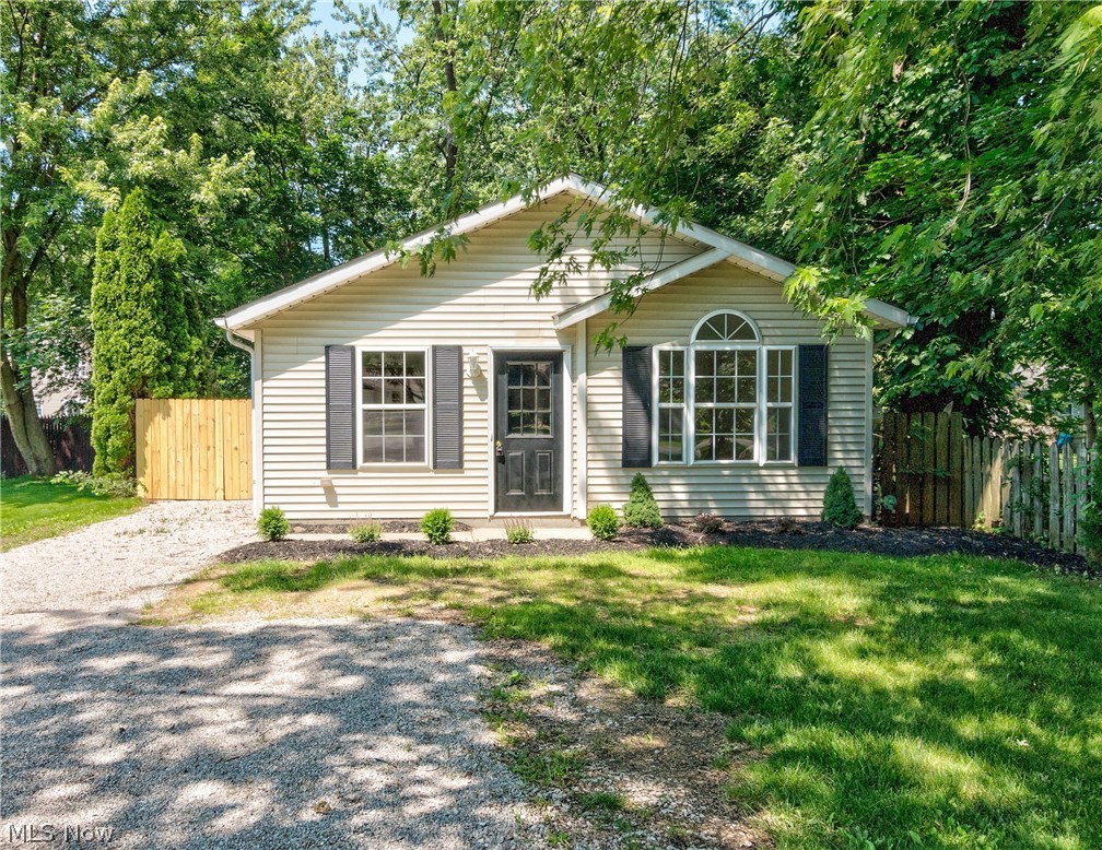 1572 Hubbard Road Madison, OH 44057 - Photo 1 of 28