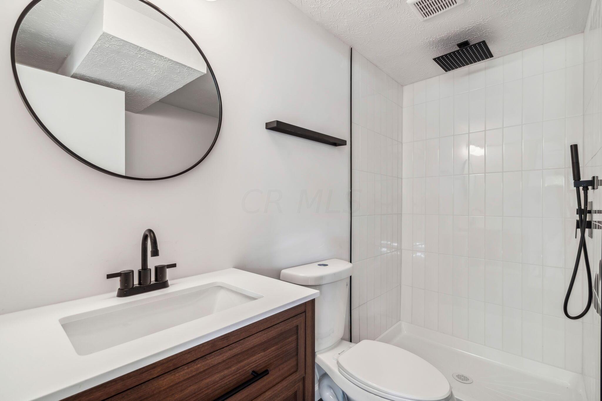 3699 Alpena Road Columbus, OH 43232 - Photo 15 of 18 STUNNING!