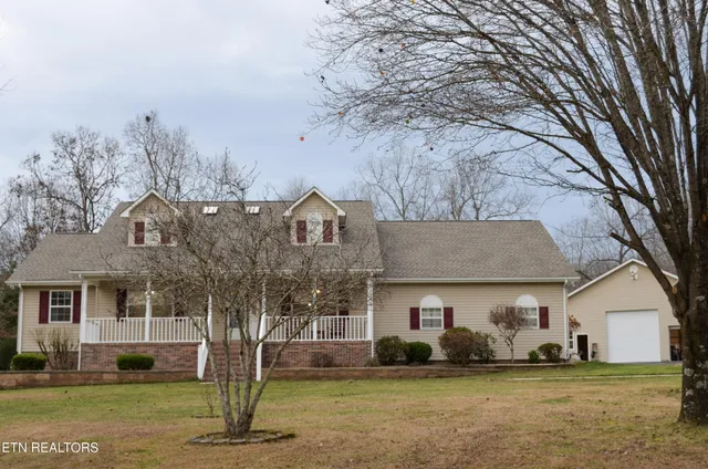 a front view of house with yard