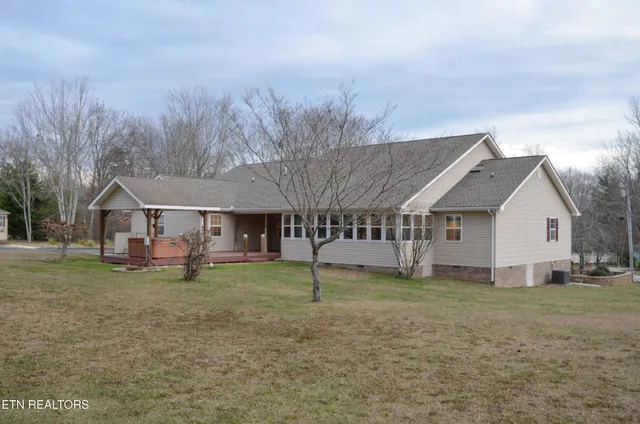 $732,500 | 170 Pin Oak Lane, Crossville, TN 38555