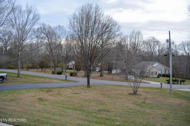 $732,500 | 170 Pin Oak Lane, Crossville, TN 38555