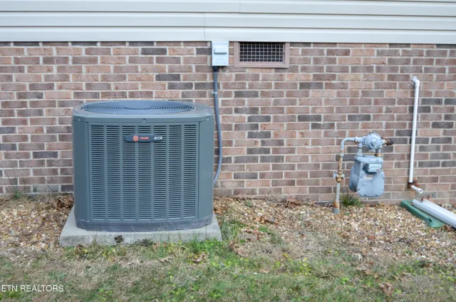 $732,500 | 170 Pin Oak Lane, Crossville, TN 38555