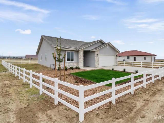 $495,000 | Undisclosed Address, Taft, CA 93268