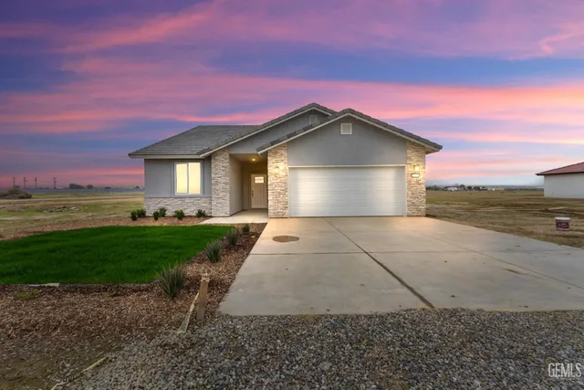 $495,000 | Undisclosed Address, Taft, CA 93268