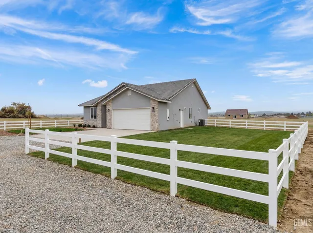 $495,000 | Undisclosed Address, Taft, CA 93268