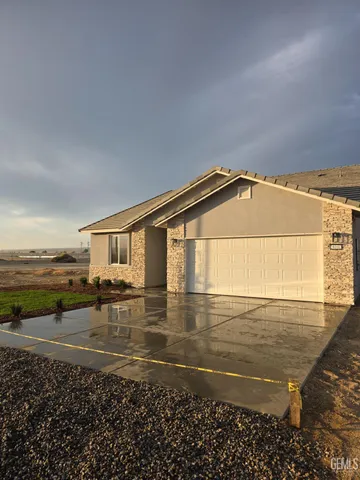 $495,000 | Undisclosed Address, Taft, CA 93268