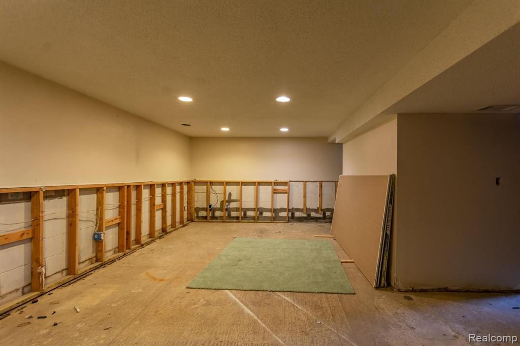3801 Lansing Road Bancroft, MI 48414 - Photo 27 of 34
