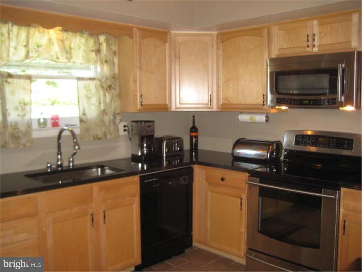1318 Salem Road Burlington, NJ 08016 - Photo 3 of 24 Kitchen