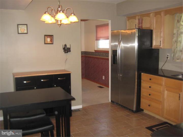 1318 Salem Road Burlington, NJ 08016 - Photo 5 of 24 Kitchen