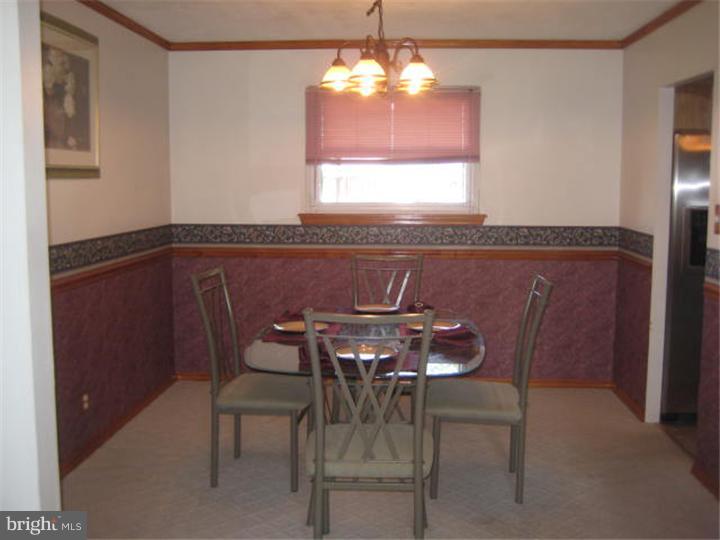 1318 Salem Road Burlington, NJ 08016 - Photo 7 of 24 Dining Room