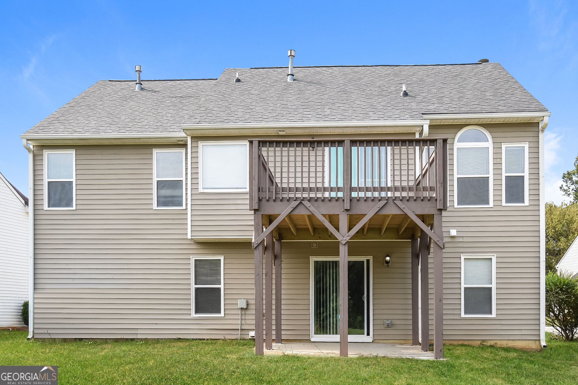 4809 Nature Trail Austell, GA 30106 - Photo 14 of 17 a front view of a house with a yard
