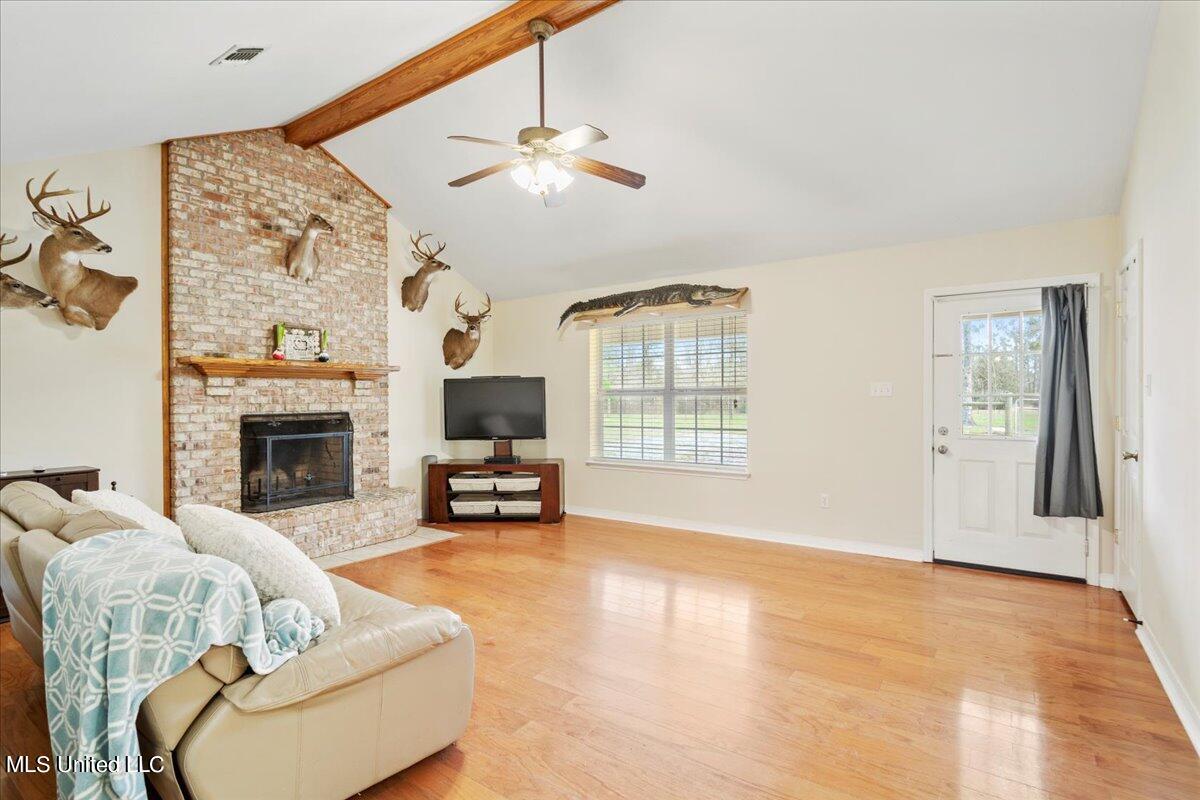 20034 Diamond Road Saucier, MS 39574 - Photo 8 of 45 08-Living Room