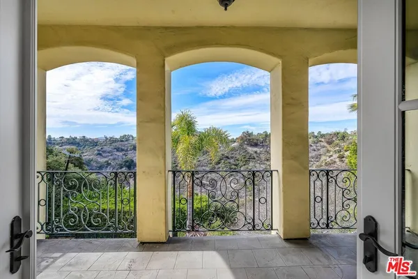 $21,500 | 3110 Benedict Canyon Drive, Beverly Hills, CA 90210