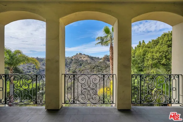 $21,500 | 3110 Benedict Canyon Drive, Beverly Hills, CA 90210