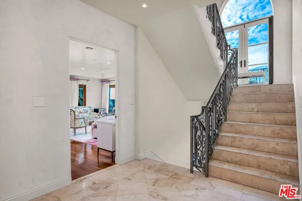 $21,500 | 3110 Benedict Canyon Drive, Beverly Hills, CA 90210