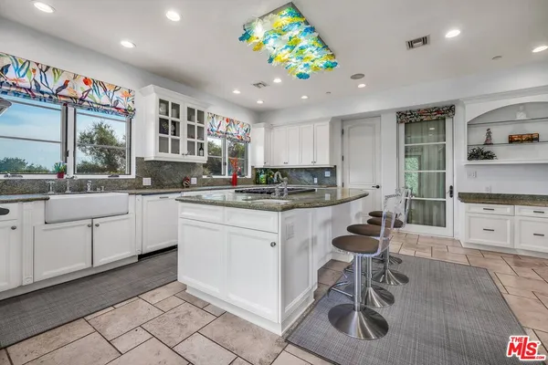 $21,500 | 3110 Benedict Canyon Drive, Beverly Hills, CA 90210