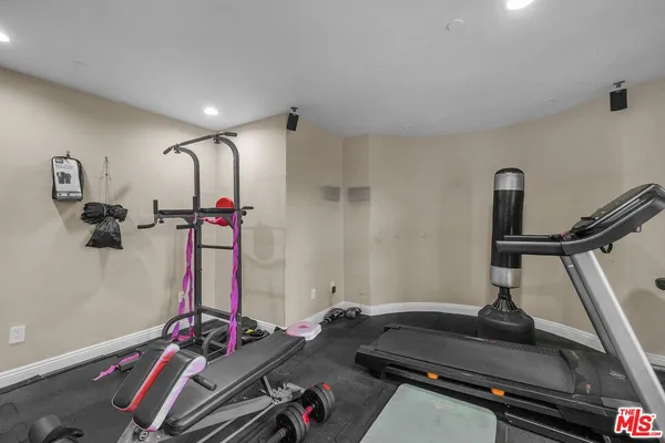 $21,500 | 3110 Benedict Canyon Drive, Beverly Hills, CA 90210