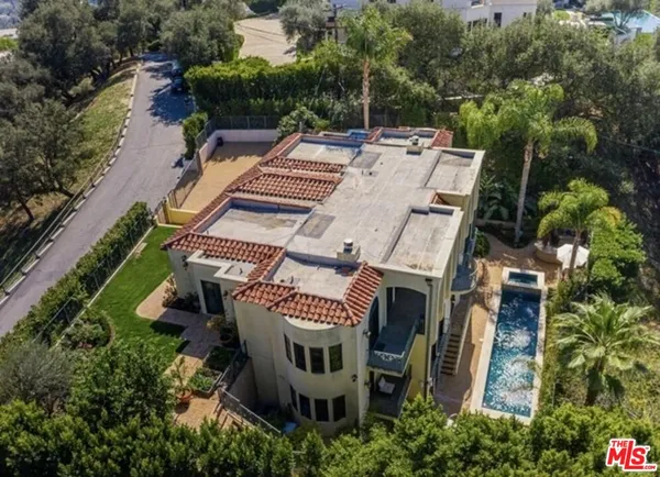 $21,500 | 3110 Benedict Canyon Drive, Beverly Hills, CA 90210