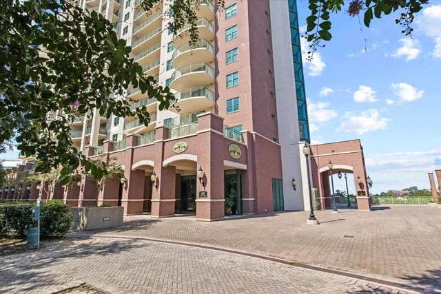 $2,200 | 300 South Duval Street, Unit 602, Tallahassee, FL 32301