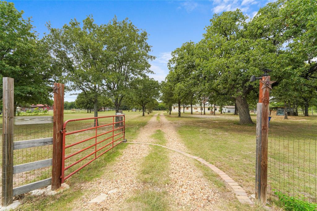 19331 Allen Ranch Road Eustace, TX 75124 - Photo 31 of 37 Gate at driveway entry to the property