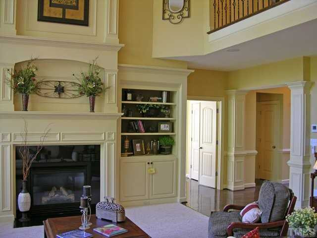 303 Brandywine Drive Raleigh, NC 27607 - Photo 5 of 24 Den/Family/Great Room