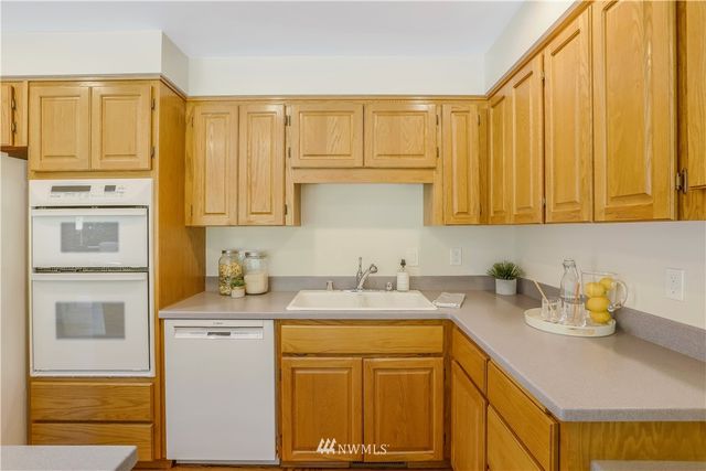 $826,999 | 23924 Southeast 253rd Place, Maple Valley, WA 98038