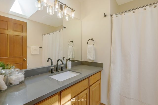 $826,999 | 23924 Southeast 253rd Place, Maple Valley, WA 98038