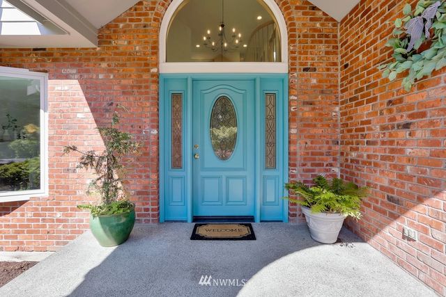 $826,999 | 23924 Southeast 253rd Place, Maple Valley, WA 98038