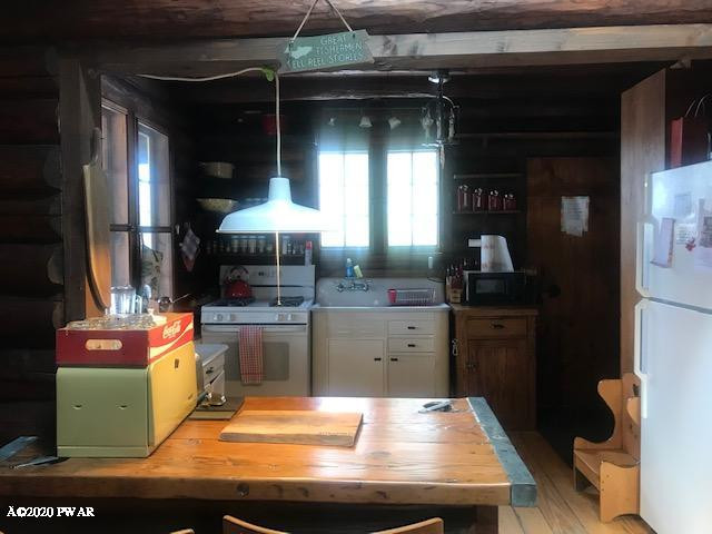 96 Paupack Point Road Hawley, PA 18428 - Photo 10 of 34